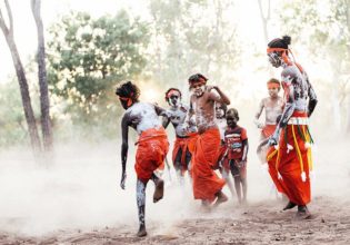 Bulman ceremony East Arnhem Land (photo: Elise Hassey)