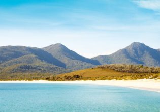 Tasmania east coast Wineglass Bay (photo: Max Doyle)