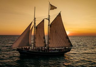 a sunset cruise in Broome, Willie Cruises