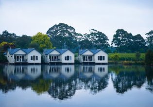 Lakeside Villas, Crittenden Estate.