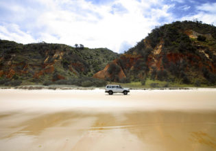 Fraser-Island beach 4wd