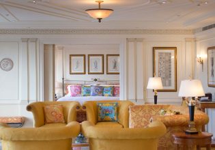 a look inside the Imperial Suite at Palazzo Versace