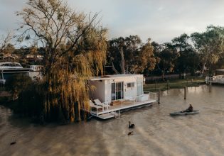 Floathouse Murray River