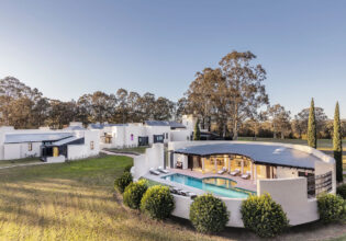 an aerial view of Tower Lodge, Hunter Valley