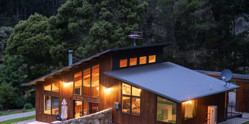 a forest lodge in Adventure Bay Retreat, Bruny Island