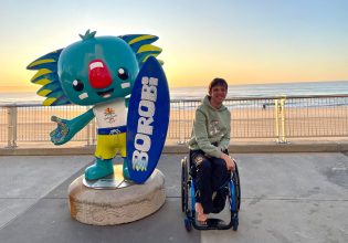 Braedon Jones travelling with his family in Surfers Paradise