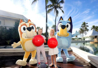 Bluey and kids on the Gold Coast for the World Record setting of biggest game of Keepy Uppy