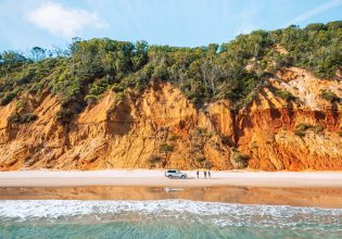 Great Beach Drive at Rainbow Beach