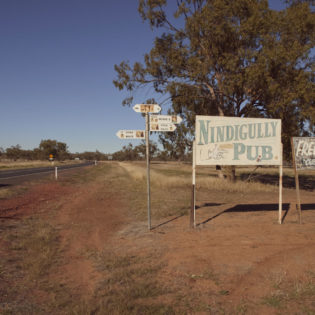 Nindigully pub