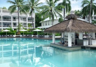 a poolside bar at Peppers Beach Club and Spa Palm Cove
