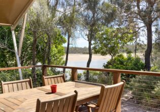 Red Rock Deluxe Beach Tent