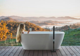 Sierra Escape outdoor bath in Mudgee