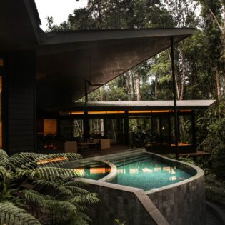 Pool at Silky Oaks Lodge