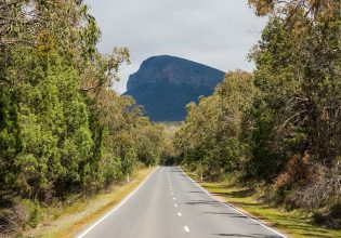 Road to Mad Dadjug (Mt Abrupt), Grampians, VIC