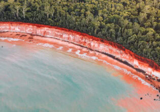 Rainbow Beach, Tiwi Islands
